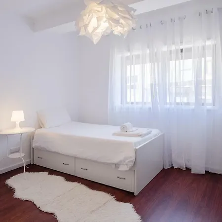 Music House 3 Bedroom W Garage Appartement