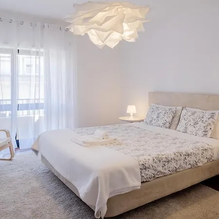 Music House 3 Bedroom W Garage Appartement