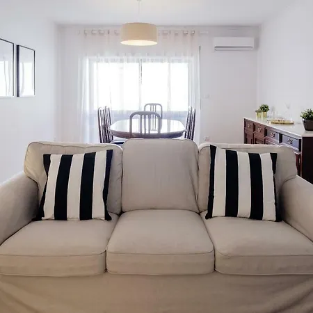 Music House 3 Bedroom Apt W Garage