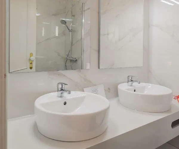 Daire Music House 3 Bedroom W Garage