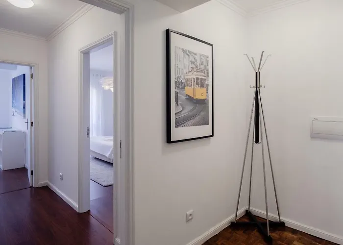 Music House 3 Bedroom W Garage