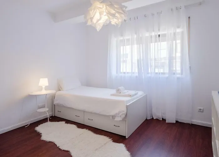 Music House 3 Bedroom W Garage Daire