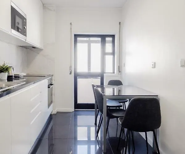 Music House 3 Bedroom W Garage Daire Porto