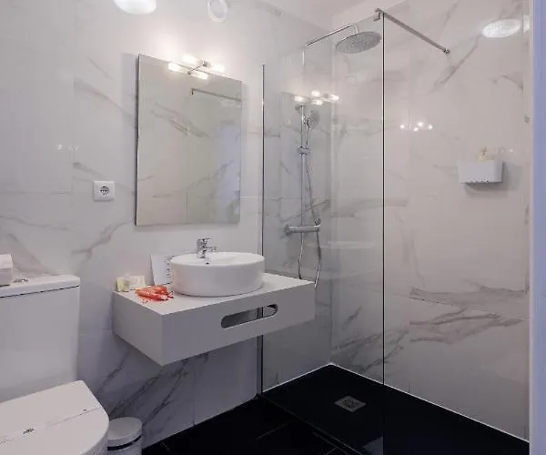 Music House 3 Bedroom W Garage Daire *