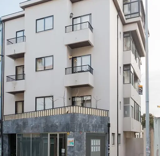 Music House 3 Bedroom W Garage *