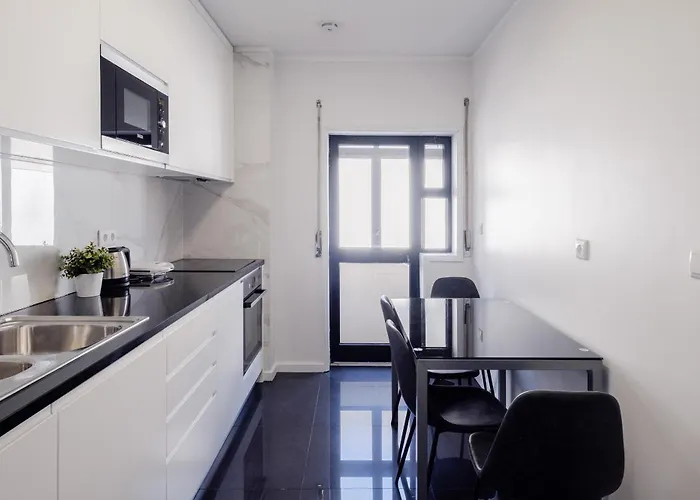 Music House 3 Bedroom W Garage بورتو