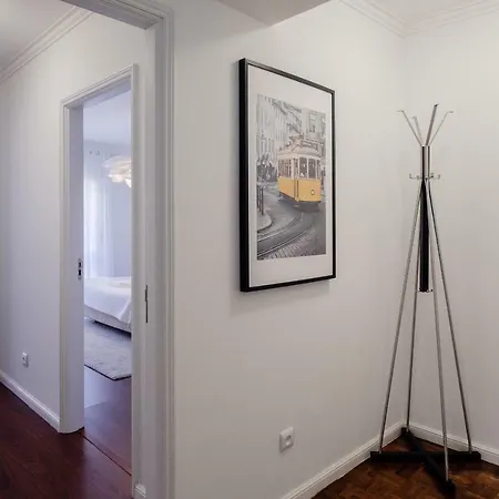 Music House 3 Bedroom W Garage