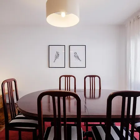 Music House 3 Bedroom W Garage Порту